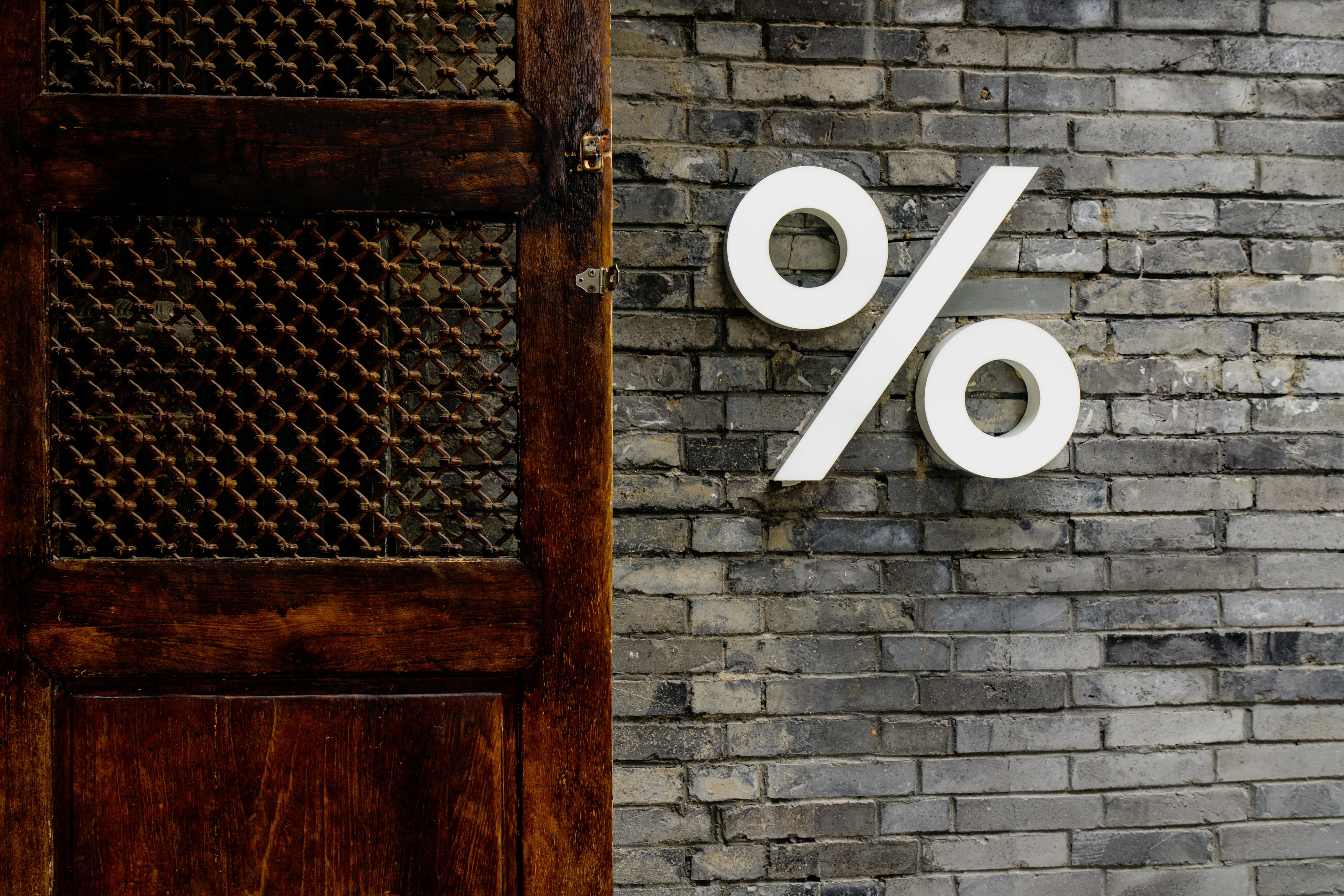 APR vs Factor Rate: How to Understand Business Loan Costs