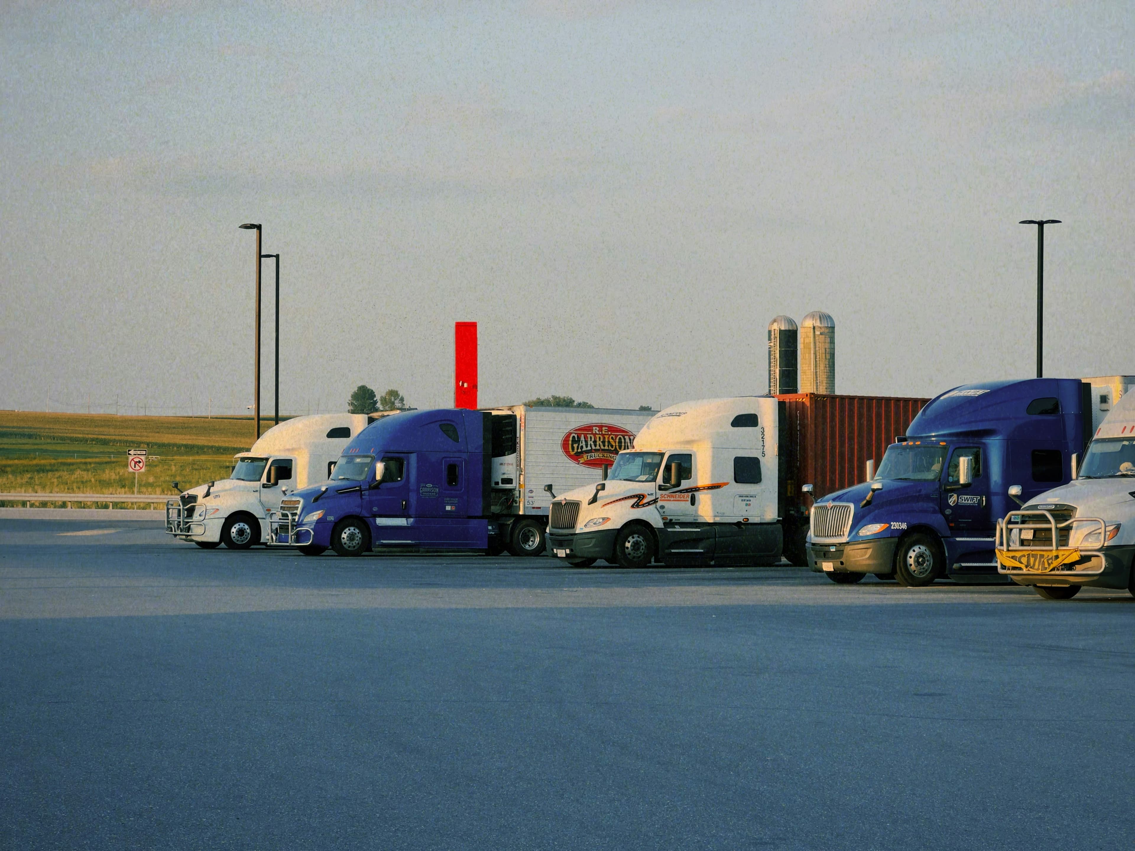 Invoice Factoring for Trucking Companies: How It Works